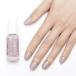 essie Expressie Nagellak Paars 210 Throw It On 10 ML